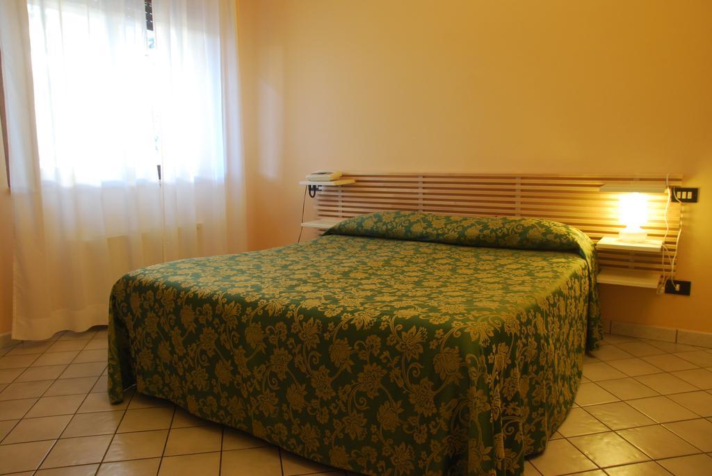 Nuovo Hotel Виджевано Экстерьер фото
